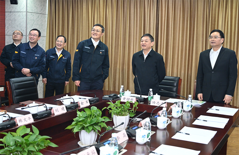 黃潤秋赴駐鄂、駐滬派出機構(gòu)及地方生態(tài)環(huán)境部門調(diào)研慰問